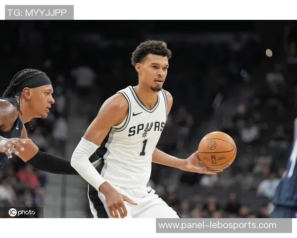 魔术队班凯罗表现出色砍下30分8篮板5助攻轻松战胜奇才送对手三连败